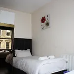 Scenic City Apartment Overlooking Arthurs Seat